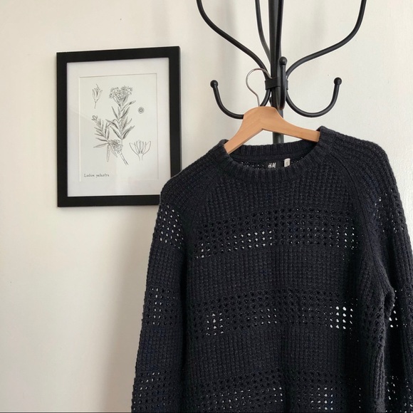 H&M Black sweather ✨New Price✨ - Picture 8 of 8